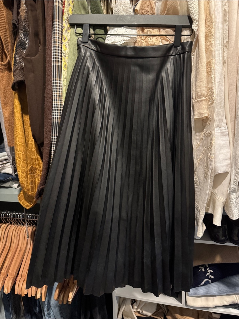 7 for all mankind pleated faux leather midi skirt s black